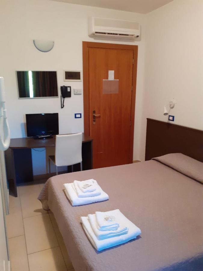 Hotel Solaria Marina Romea Luaran gambar
