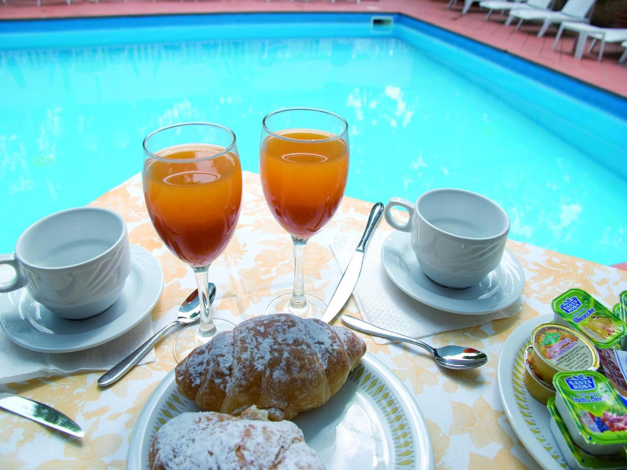 Hotel Solaria Marina Romea Luaran gambar