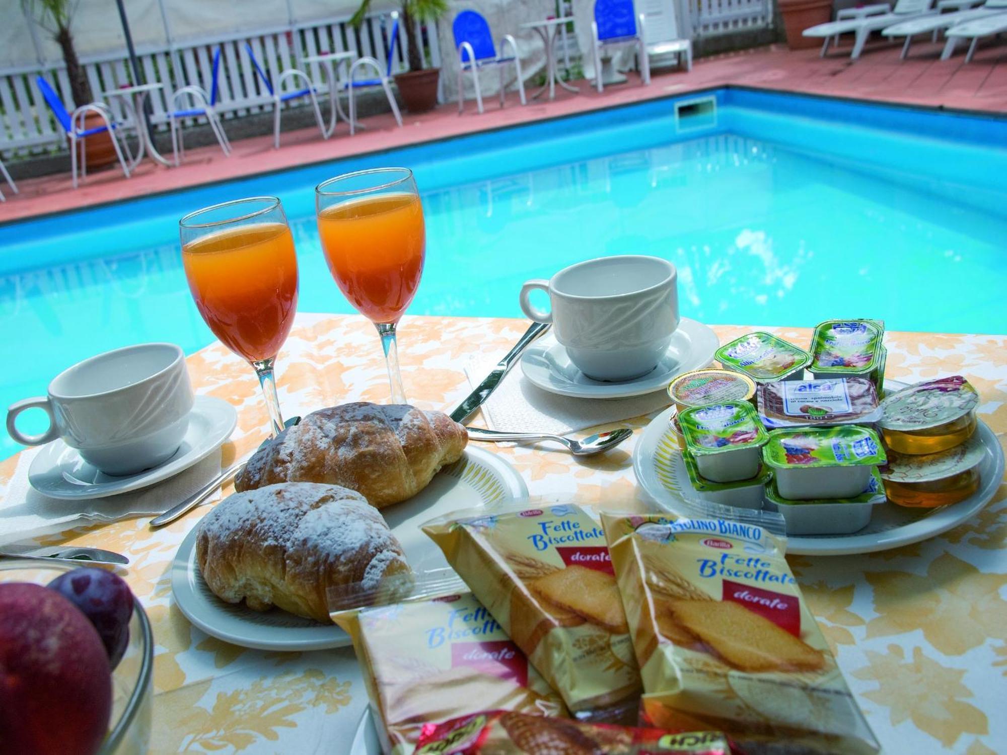 Hotel Solaria Marina Romea Luaran gambar